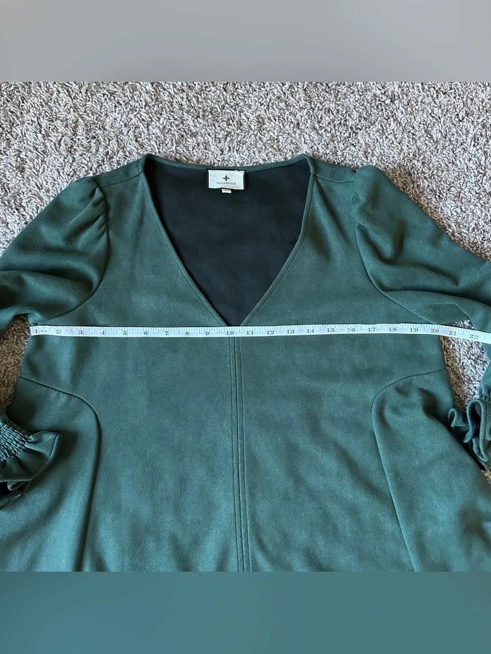 V-Neck Puff Sleeve Blouse in Forest Green